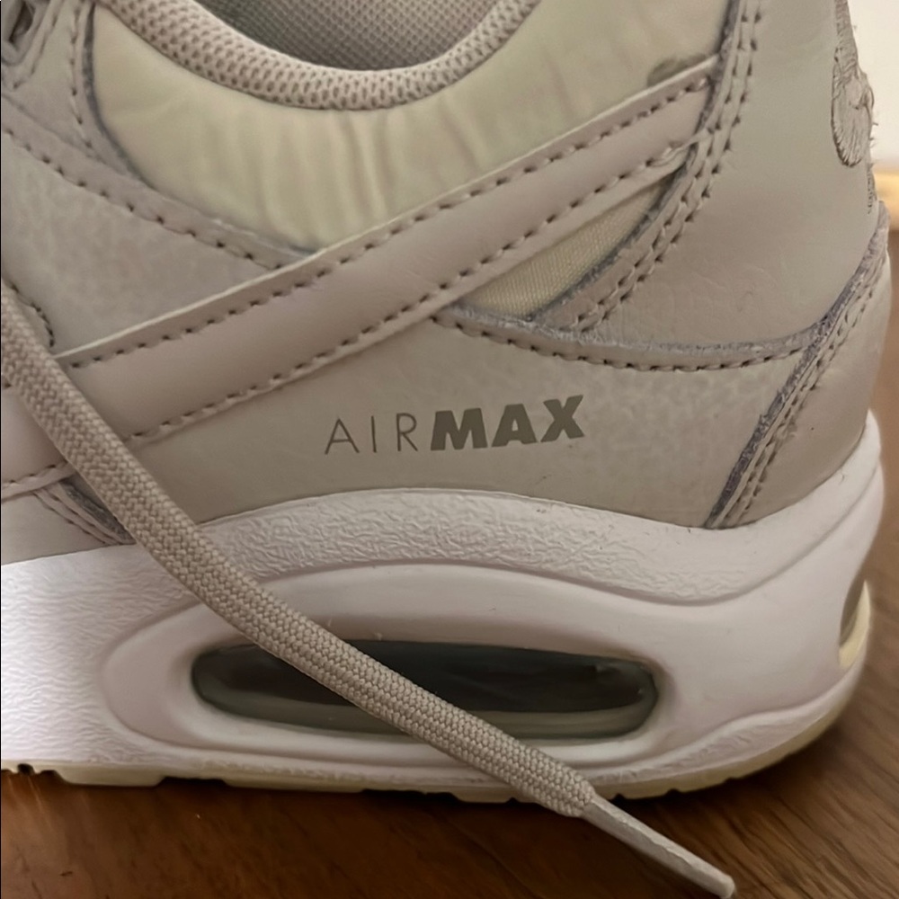 Nike air max White Athletic Shoes Low-Top Design - Picture 4 of 6